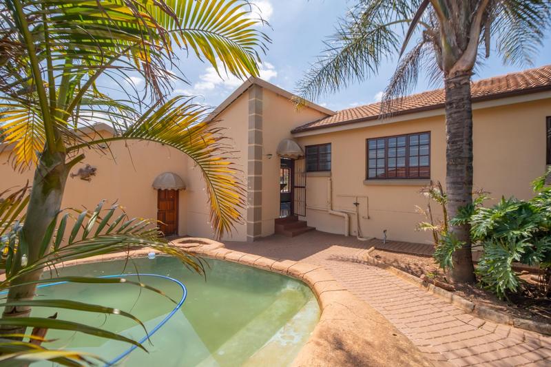 3 Bedroom Property for Sale in Rangeview Gauteng