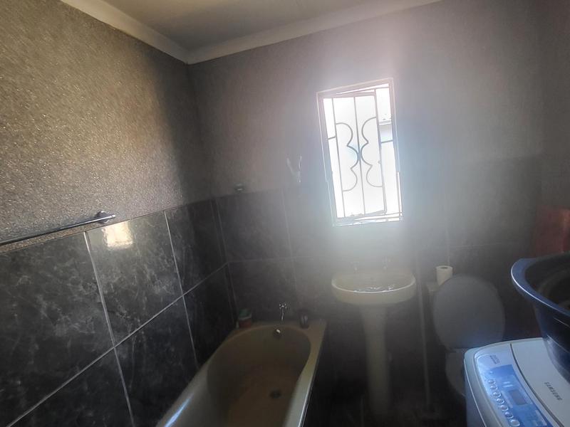 2 Bedroom Property for Sale in Tembisa Gauteng