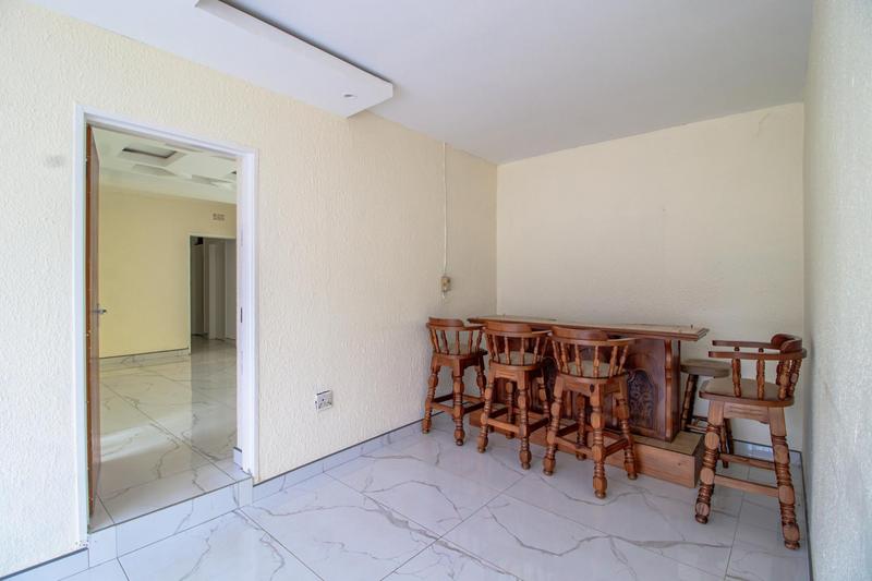 5 Bedroom Property for Sale in Birch Acres Gauteng