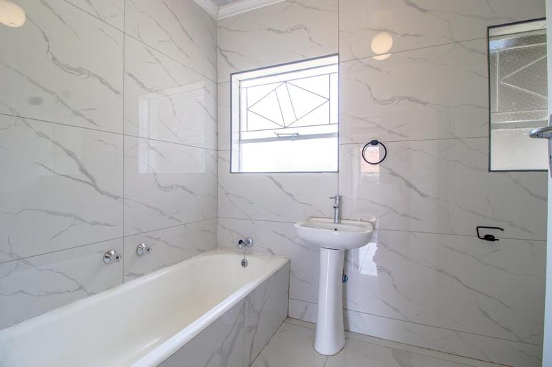 5 Bedroom Property for Sale in Birch Acres Gauteng