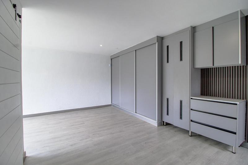 5 Bedroom Property for Sale in Birch Acres Gauteng