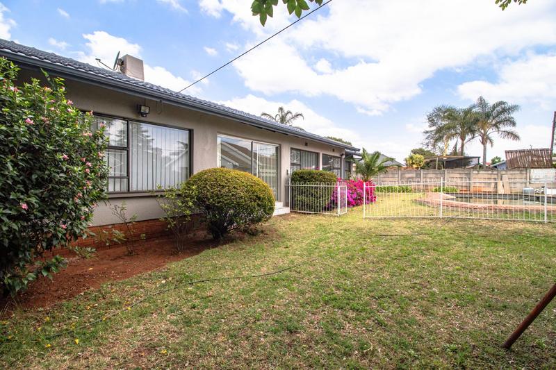 5 Bedroom Property for Sale in Birch Acres Gauteng