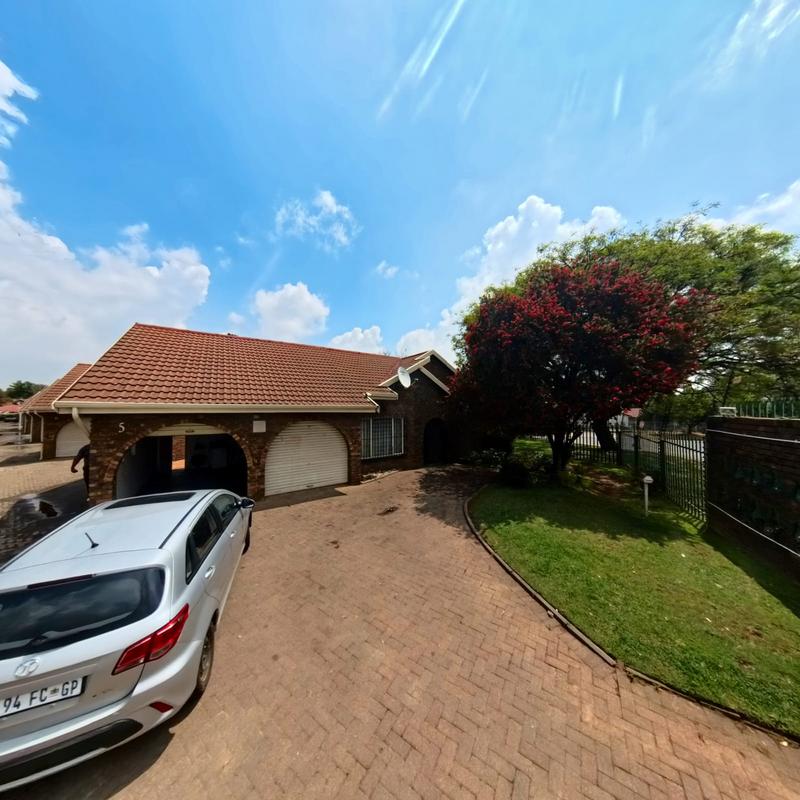 3 Bedroom Property for Sale in Birchleigh North Gauteng