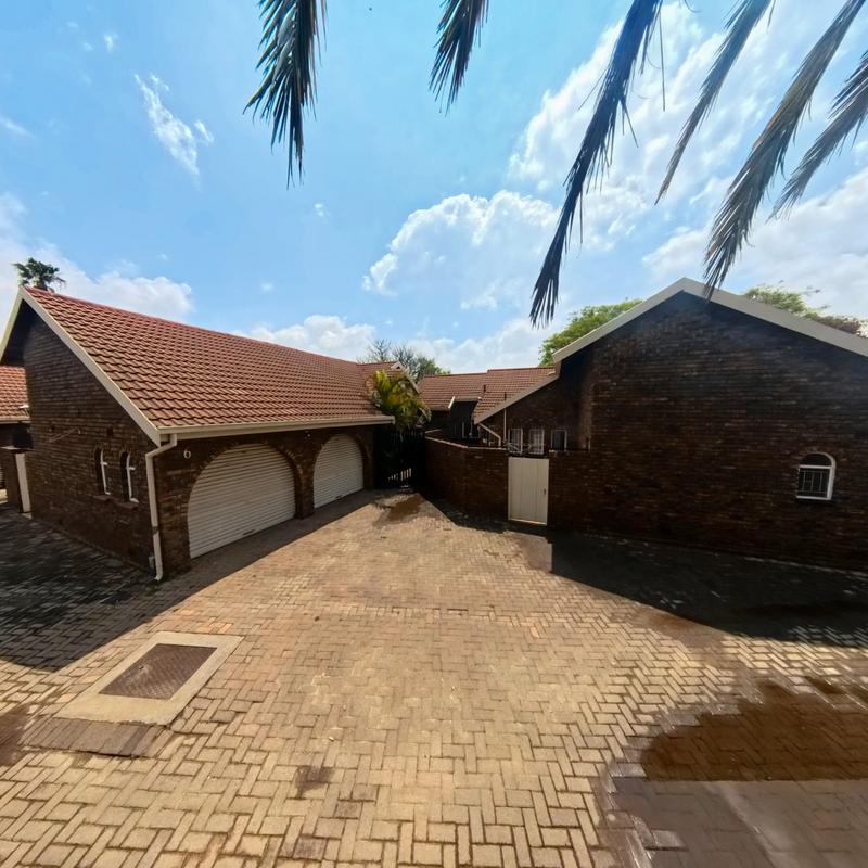 3 Bedroom Property for Sale in Birchleigh North Gauteng