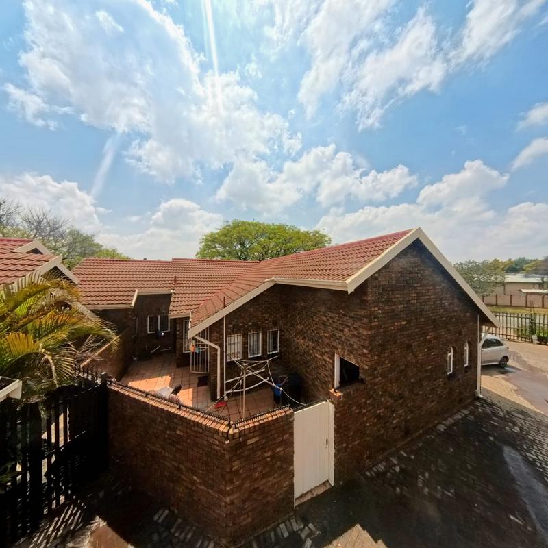 3 Bedroom Property for Sale in Birchleigh North Gauteng