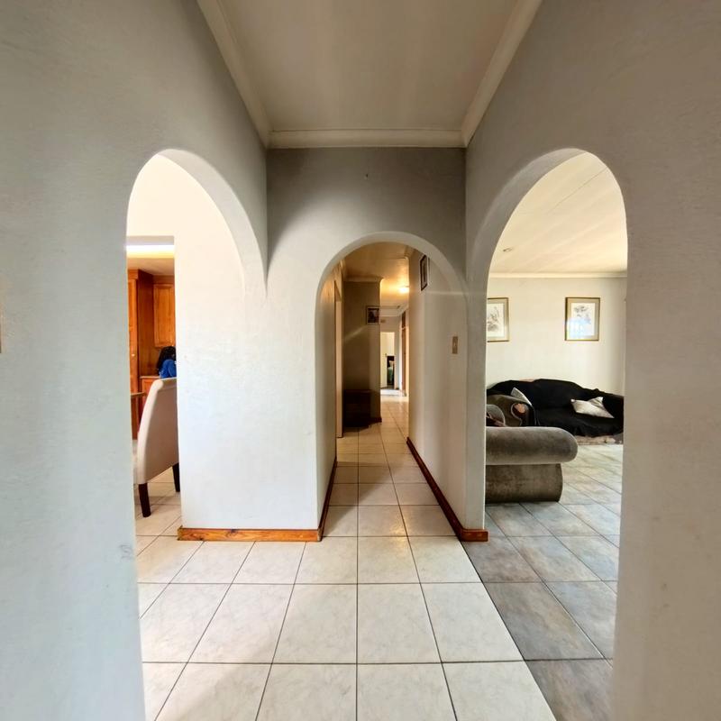 3 Bedroom Property for Sale in Birchleigh North Gauteng