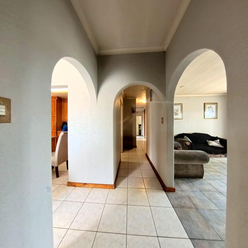 3 Bedroom Property for Sale in Birchleigh North Gauteng