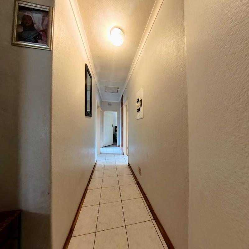 3 Bedroom Property for Sale in Birchleigh North Gauteng