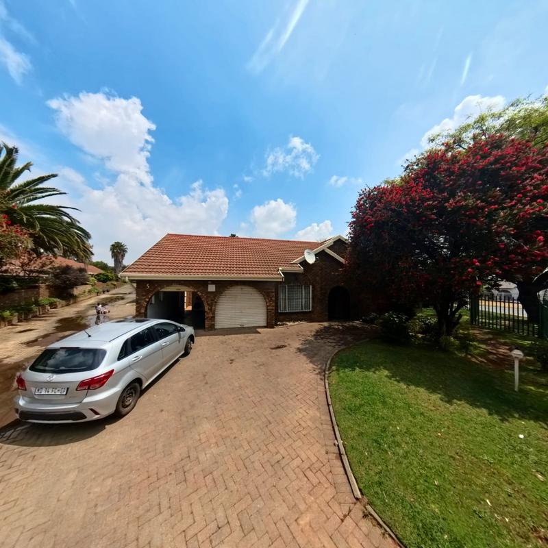 3 Bedroom Property for Sale in Birchleigh North Gauteng