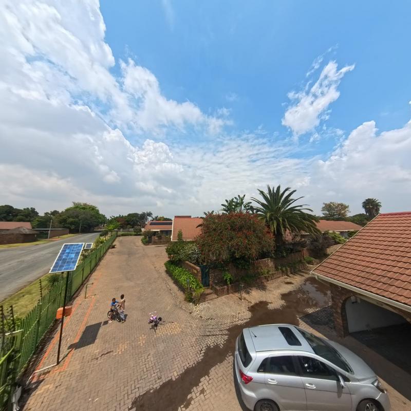 3 Bedroom Property for Sale in Birchleigh North Gauteng