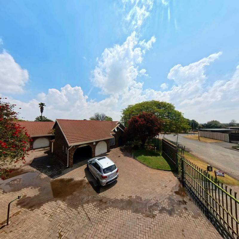3 Bedroom Property for Sale in Birchleigh North Gauteng
