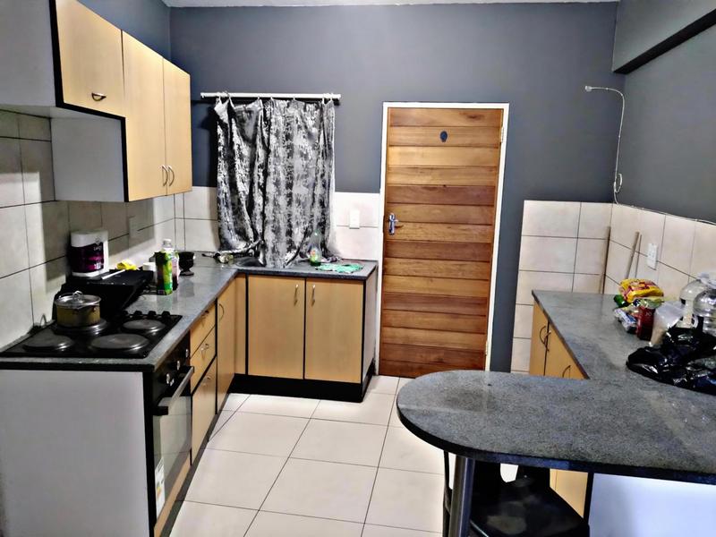 1 Bedroom Property for Sale in Milpark Gauteng