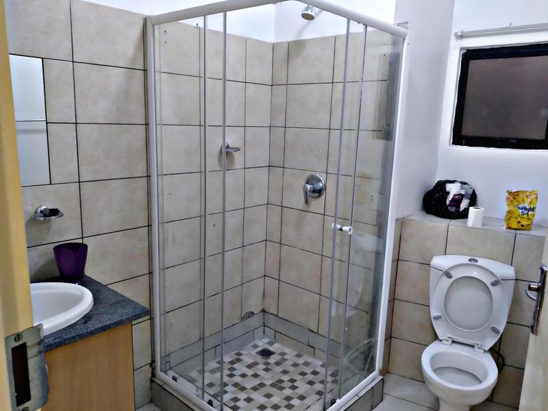 1 Bedroom Property for Sale in Milpark Gauteng