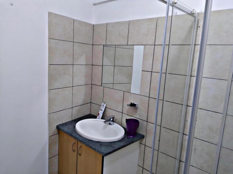 1 Bedroom Property for Sale in Milpark Gauteng