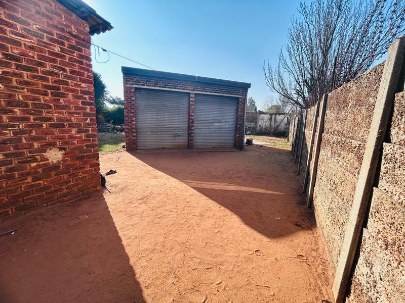 5 Bedroom Property for Sale in Birch Acres Gauteng