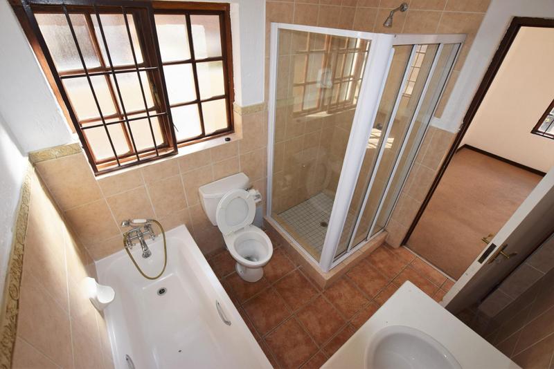 2 Bedroom Property for Sale in Lonehill Gauteng