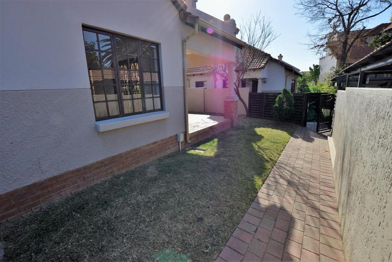 2 Bedroom Property for Sale in Lonehill Gauteng