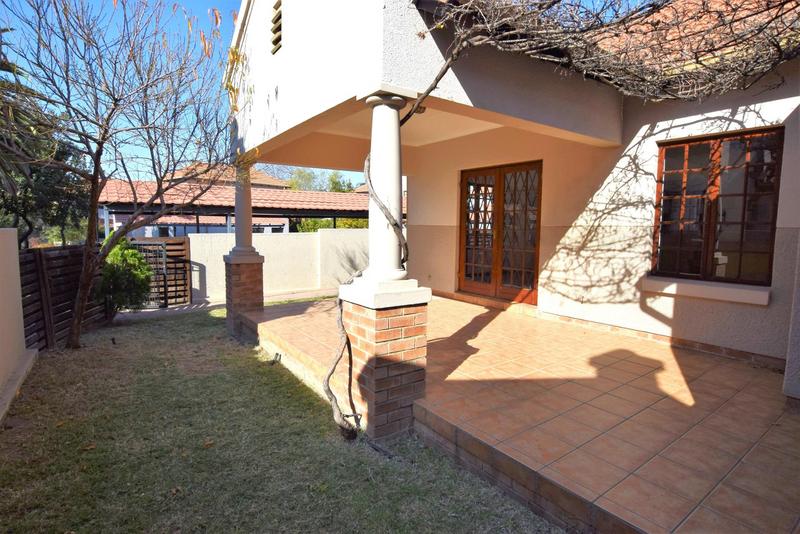 2 Bedroom Property for Sale in Lonehill Gauteng