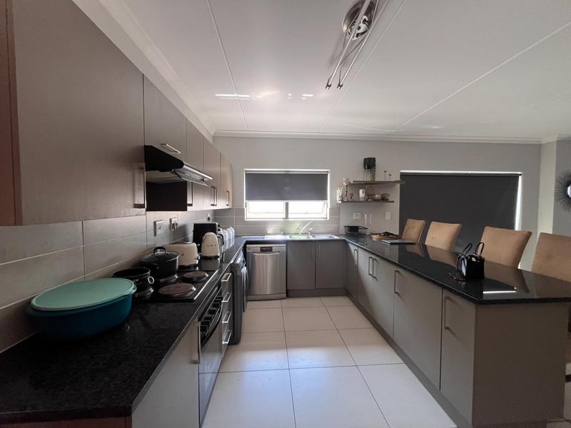 To Let 3 Bedroom Property for Rent in Thatchfield Gauteng