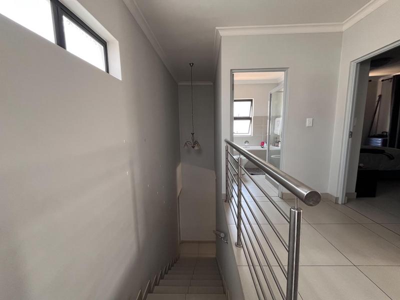 To Let 3 Bedroom Property for Rent in Thatchfield Gauteng