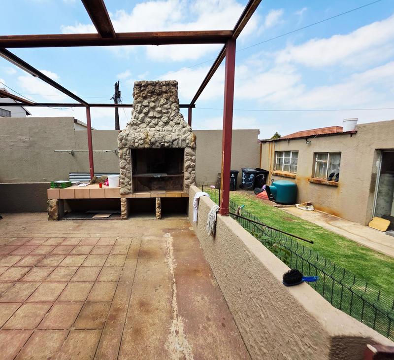 5 Bedroom Property for Sale in Gerdview Gauteng