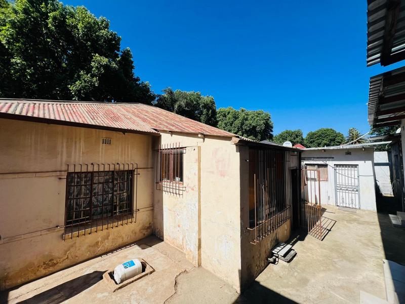 9 Bedroom Property for Sale in Bezuidenhout Valley Gauteng