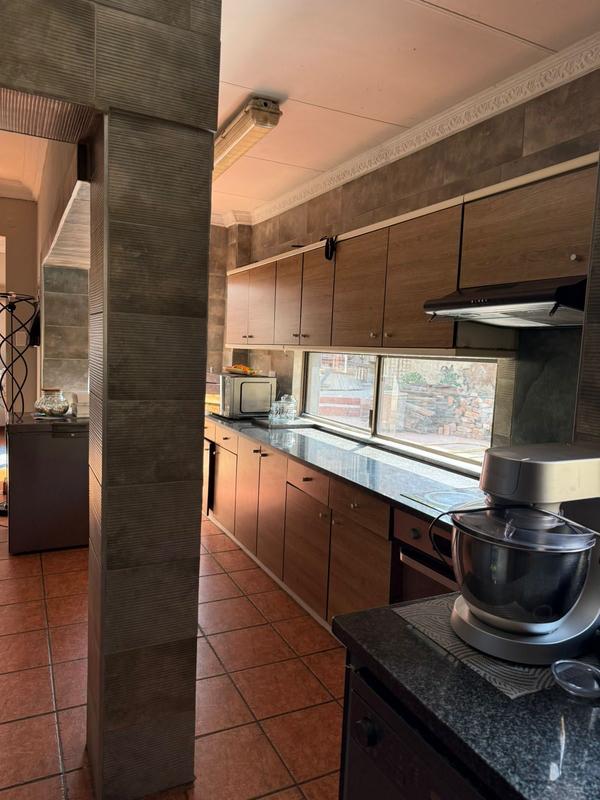 5 Bedroom Property for Sale in Kensington Gauteng