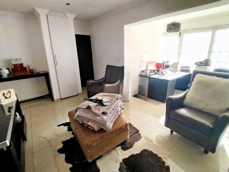5 Bedroom Property for Sale in Amberfield Heights Gauteng
