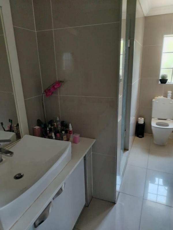 5 Bedroom Property for Sale in Amberfield Heights Gauteng