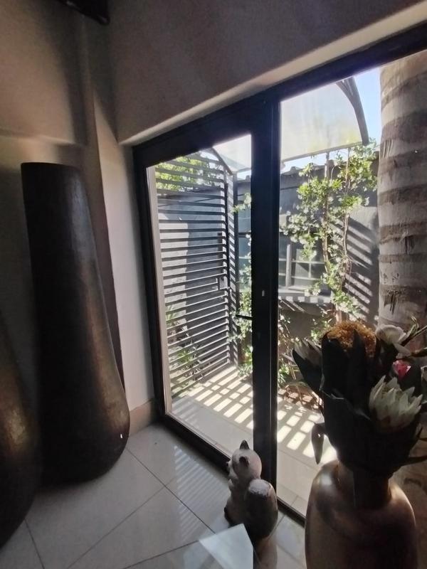 5 Bedroom Property for Sale in Amberfield Heights Gauteng