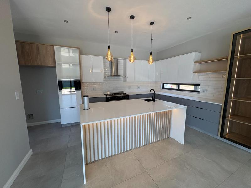 4 Bedroom Property for Sale in Midstream Heights Gauteng