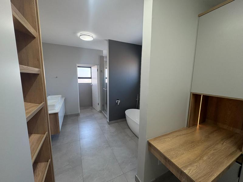 4 Bedroom Property for Sale in Midstream Heights Gauteng