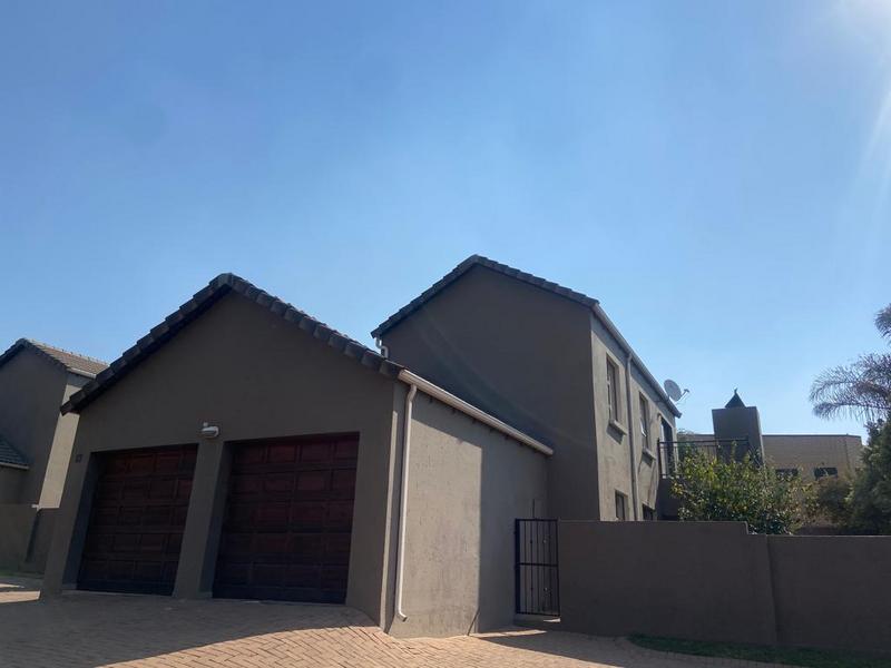 To Let 3 Bedroom Property for Rent in Amorosa Gauteng