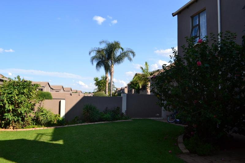 To Let 3 Bedroom Property for Rent in Amorosa Gauteng