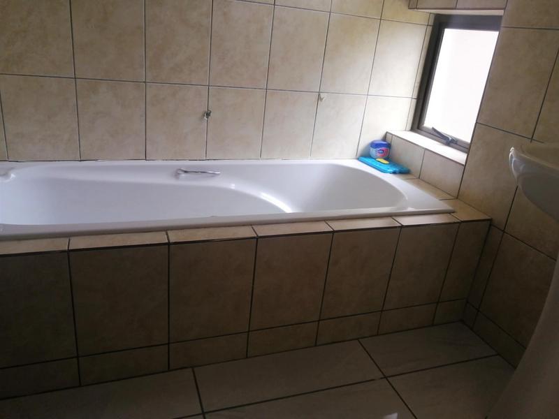 To Let 3 Bedroom Property for Rent in Amorosa Gauteng