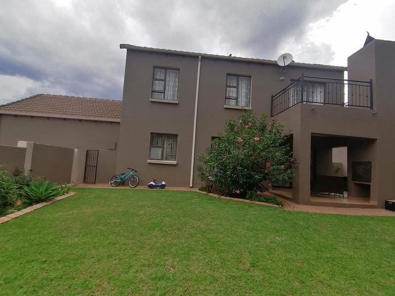 To Let 3 Bedroom Property for Rent in Amorosa Gauteng