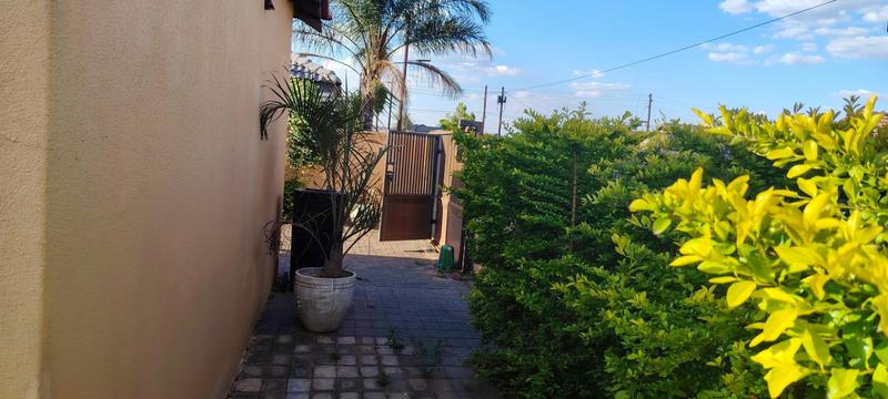 3 Bedroom Property for Sale in Protea Glen Gauteng