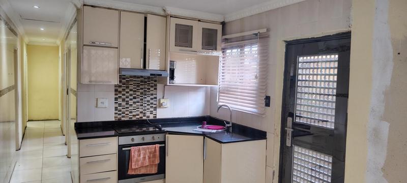 3 Bedroom Property for Sale in Protea Glen Gauteng