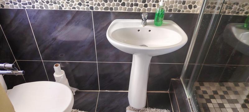 2 Bedroom Property for Sale in Willowbrook Gauteng