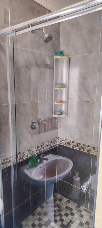 2 Bedroom Property for Sale in Willowbrook Gauteng