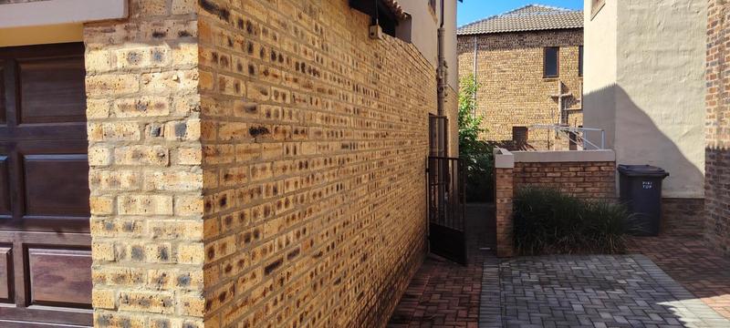 2 Bedroom Property for Sale in Willowbrook Gauteng