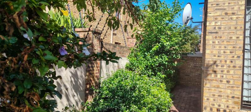 2 Bedroom Property for Sale in Willowbrook Gauteng