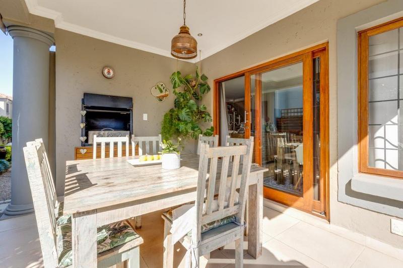 To Let 3 Bedroom Property for Rent in Bryanston Gauteng