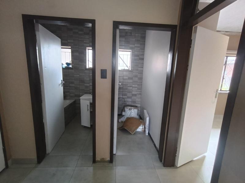 To Let 3 Bedroom Property for Rent in Strubenvale Gauteng