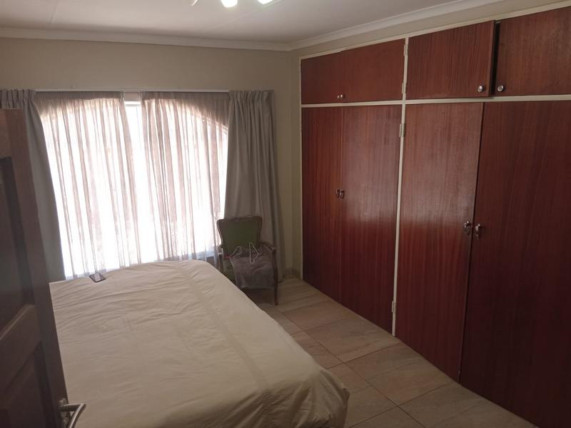 4 Bedroom Property for Sale in Eldoraigne Gauteng