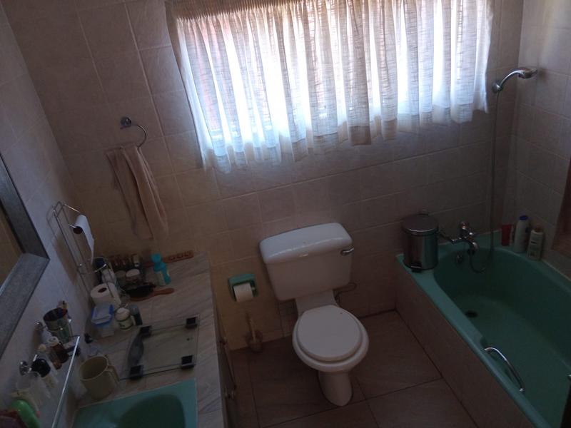4 Bedroom Property for Sale in Eldoraigne Gauteng