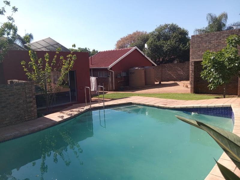 4 Bedroom Property for Sale in Eldoraigne Gauteng