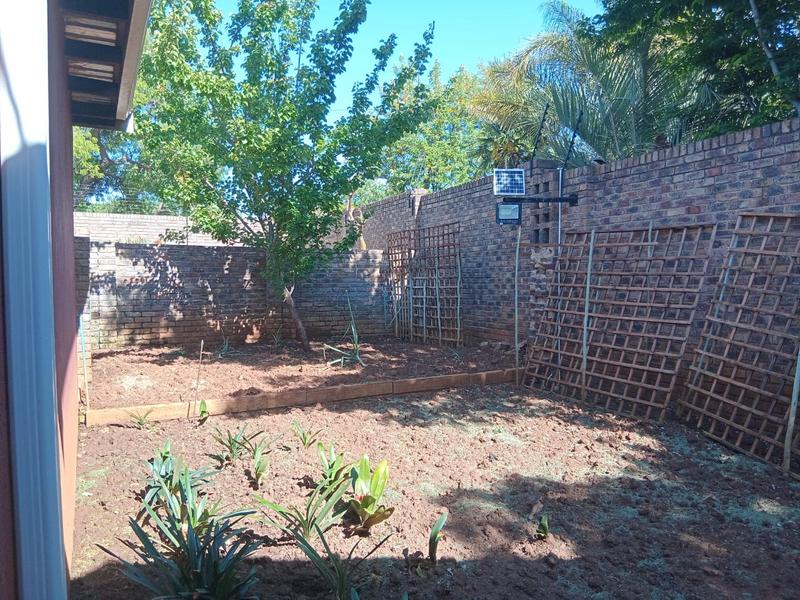 4 Bedroom Property for Sale in Eldoraigne Gauteng