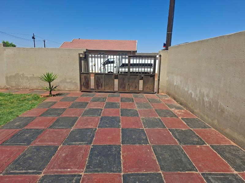 2 Bedroom Property for Sale in Protea Glen Gauteng
