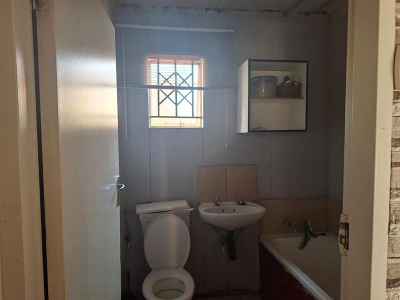 2 Bedroom Property for Sale in Protea Glen Gauteng